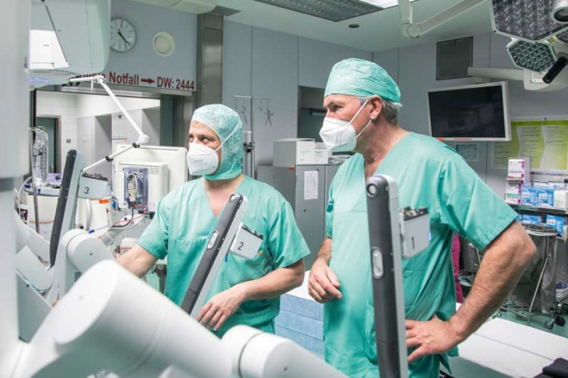 Uniklinikum Salzburg betreibt Österreichs modernsten Operationsroboter